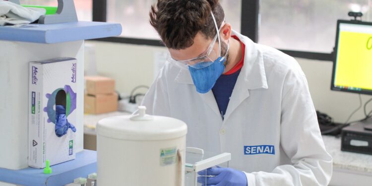 SENAI Pernambuco oferece 250 vagas gratuitas para cursos do Qualifica PE no Agreste e Sertão