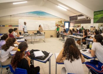 Ganhe o Mundo: Governo de Pernambuco abre licitação para contratar empresa que enviará estudantes a outros países