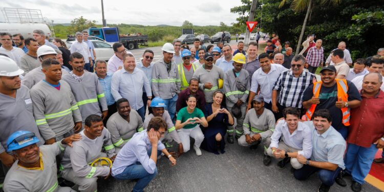 Governadora Raquel Lyra entrega requalificação da PE-009 e APE-009, em Sirinhaém, e anuncia restauração da PE-073, em Rio Formoso