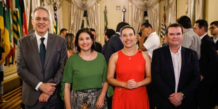 Empossados os novos secretários estaduais de Educação e Esportes, Alexandre Schneider, e de Turismo e Lazer, Paulo Nery