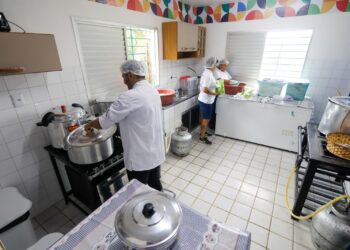 Combate à fome: gestão Raquel Lyra ultrapassa 6 milhões de refeições gratuitas distribuídas em Pernambuco