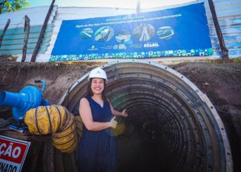 Em Caruaru, governadora Raquel Lyra vistoria instalação de túnel da Adutora do Agreste e a obra do Parque Janelas para o Rio