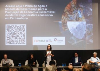 Governadora Raquel Lyra entrega plano de ação com guia prático para a transição sustentável em Pernambuco