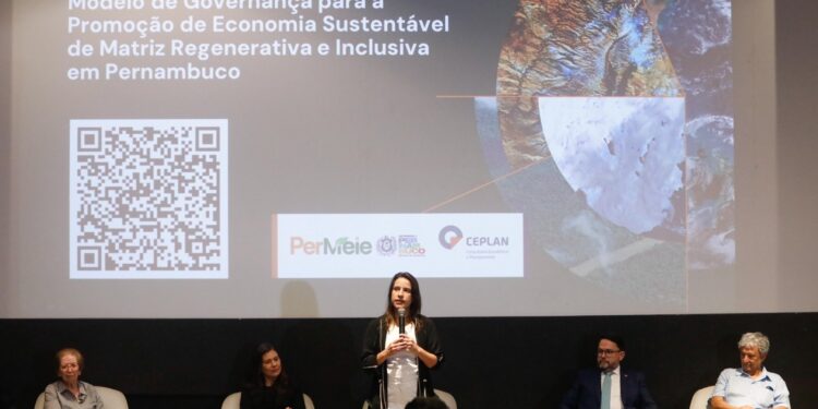 Governadora Raquel Lyra entrega plano de ação com guia prático para a transição sustentável em Pernambuco