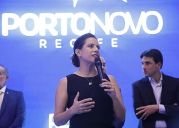 Governadora Raquel Lyra assina protocolo de intenções para ceder área do Armazém 18 ao Novotel, no Recife