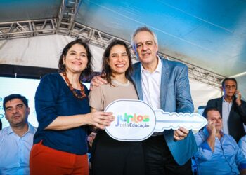 Governadora Raquel Lyra entrega 265 veículos e reforça a frota de transporte escolar dos municípios pernambucanos