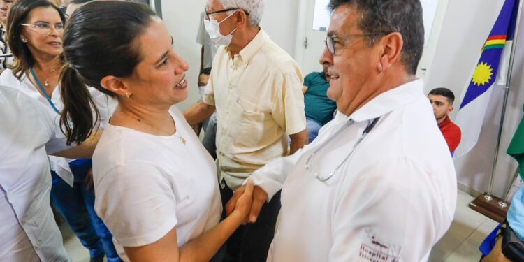 No Sertão do Moxotó, governadora Raquel Lyra inaugura UTI Geral do Hospital Regional Ruy de Barros Correia