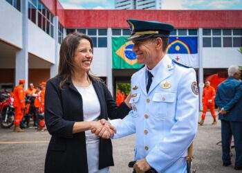 Governadora Raquel Lyra empossa novo comandante-geral do Corpo de Bombeiros