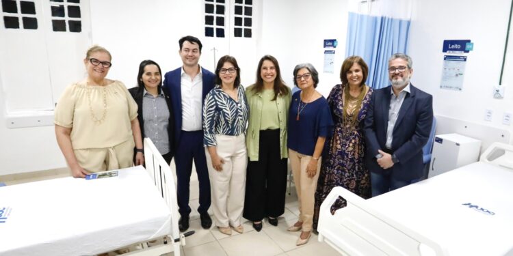 Governadora Raquel Lyra entrega leitos e novo mamógrafo ao Hospital Universitário Oswaldo Cruz