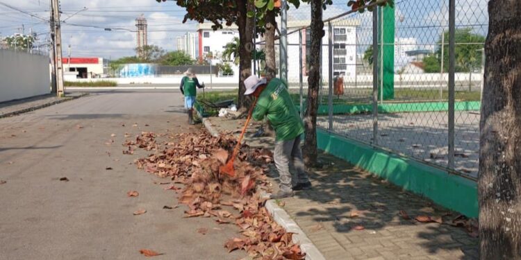 Mutirão de limpeza avança em diferentes bairros de Caruaru