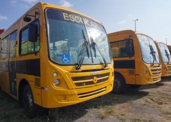 Caruaru ganha novos ônibus para reforçar a frota escolar do município
