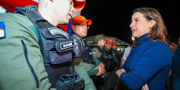 Em Riacho das Almas, governadora Raquel Lyra prestigia Festival do Frio do Vitorino e anuncia obras de pavimentação de estrada no município