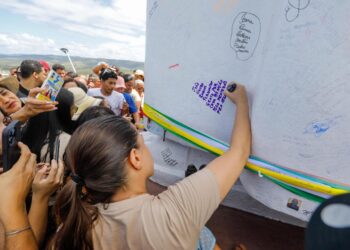 Em São Joaquim do Monte, governadora Raquel Lyra celebra a Romaria do Venerável Frei Damião