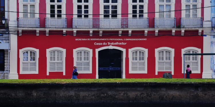 Governo de Pernambuco promove ação de empregabilidade para o público 50 mais