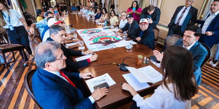 Governadora Raquel Lyra apresenta ações para melhoria da competitividade da agricultura familiar