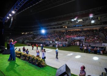 Na abertura dos Jogos Escolares Brasileiros (JEBs), governadora Raquel Lyra destaca o papel do esporte como ferramenta de formação cidadã