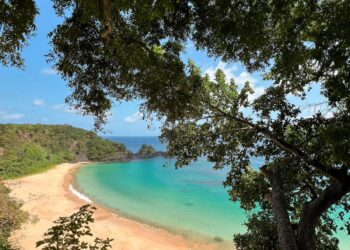 Fernando de Noronha é eleita a ilha mais bonita das Américas Central e do Sul em 2024