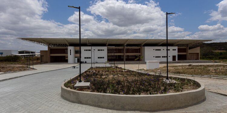 Obras do Centro Multicultural e do Parque Lagoa são entregues à população