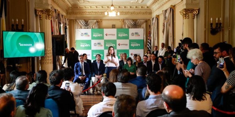 Governadora Raquel Lyra celebra investimento sustentável no Estado com instalação de centro de reciclagem do Grupo Heineken