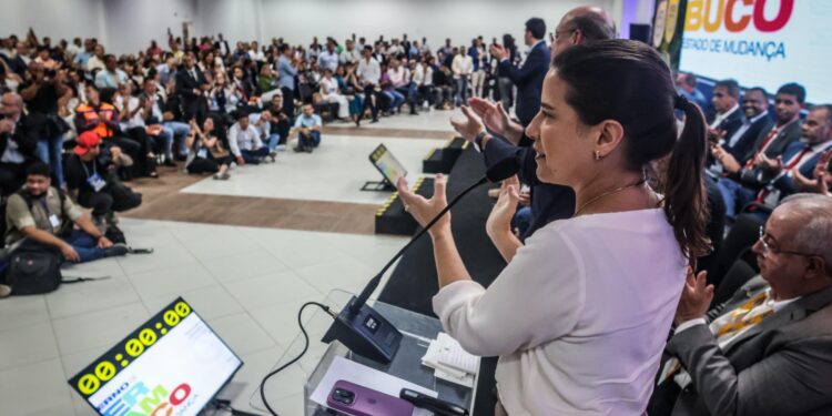Em Gravatá, governadora Raquel Lyra abre seminário da Amupe e reforça compromisso do Estado com os municípios pernambucanos