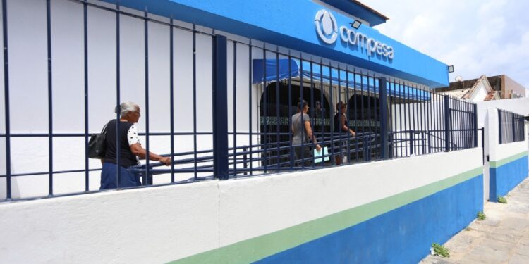 Lojas de atendimento da Compesa fecham no feriado de 15 de novembro