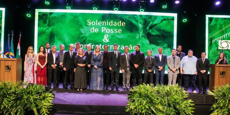 Acic empossa nova diretoria para biênio 2025-2026
