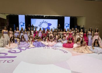 Prefeitura de Caruaru realiza Baile de Debutantes do Projeto Pétalas do Agreste