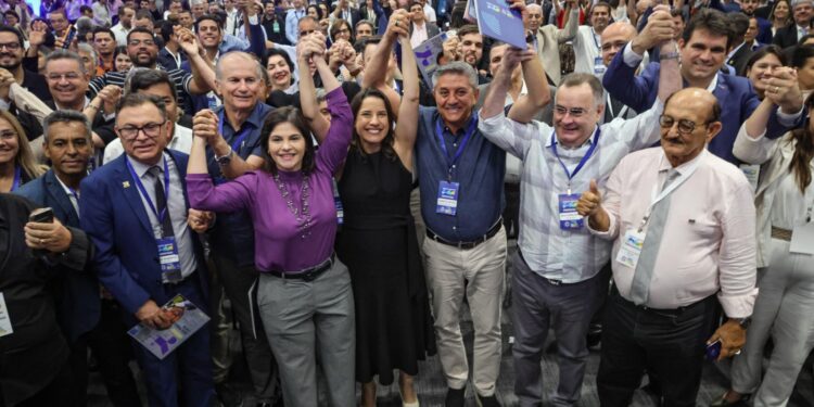 Governadora Raquel Lyra anuncia 52 novas creches e núcleo de apoio aos municípios durante encontro com prefeitos eleitos