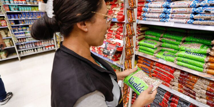 Procon Caruaru divulga levantamento de valores da cesta básica e gás de cozinha em novembro