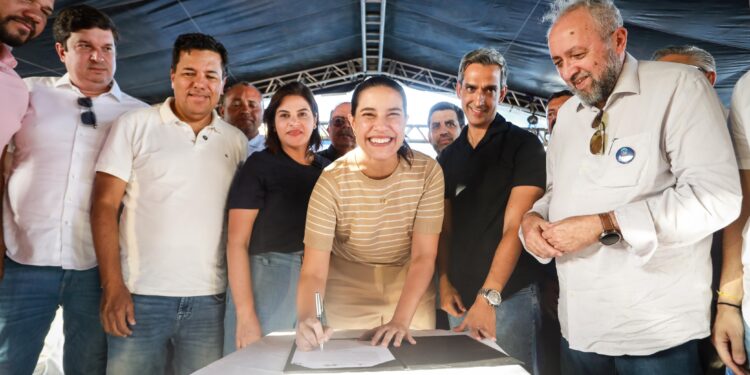 Governadora Raquel Lyra inaugura Adutora do Alto do Capibaribe e autoriza nova etapa da Adutora do Agreste