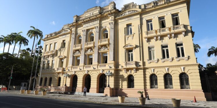 Governo antecipa repasse de ICMS e do Programa Estadual de Transporte Escolar aos municípios