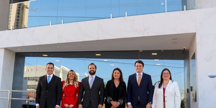 Nesta quarta-feira (01) foram empossados os seis novos diretores e os 57 conselheiros da OAB Caruaru