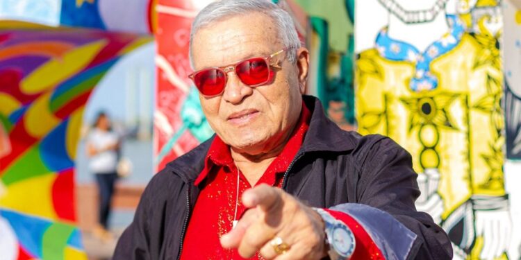 Baile Imprensa Que Entra traz frevo, samba, maracatu, axé, brega, muita solidariedade e homenagens aos jornalistas Meiry Lanunce e Jota Ferreira