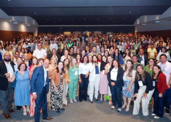 Fortalecendo compromisso com a educação pernambucana, governadora Raquel Lyra participa de seminário com gestores municipais