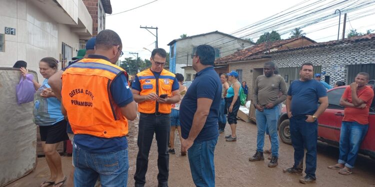 Governo de Pernambuco presta apoio a municípios atingidos pelas chuvas