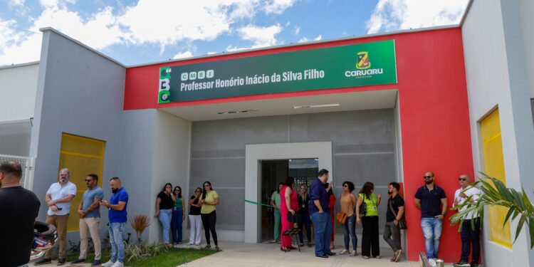 Prefeitura de Caruaru entrega o Centro Municipal de Educação Infantil (CMEI) no bairro Nova Caruaru