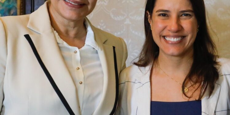 Deputada Socorro Pimentel é a nova líder do governo na Alepe