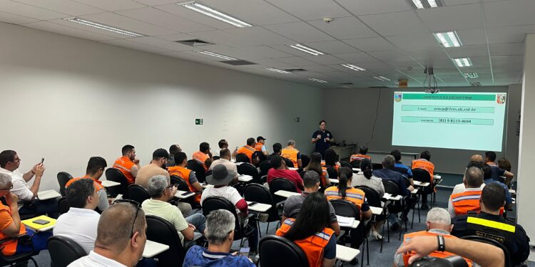 Caruaru reúne 26 cidades em encontro regional de Defesa Civil para discutir Operação ‘Carro-Pipa’