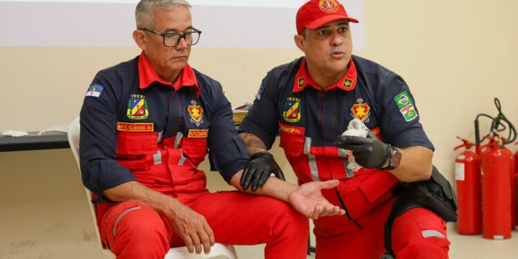 Escola de Governo capacita servidores em técnicas de primeiros socorros e brigada de incêndio