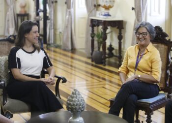 Governadora Raquel Lyra anuncia concurso público para a UPE