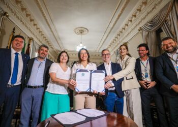 Governadora Raquel Lyra assina ordem de serviço para construção de 38 creches