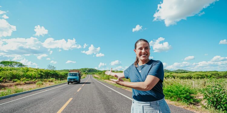 PE na Estrada: governadora Raquel Lyra entrega a nova rodovia PE-348 no Sertão do Pajeú