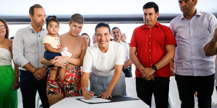 Governo de Pernambuco amplia Programa do Leite para mais quatro municípios do Sertão do Pajeú