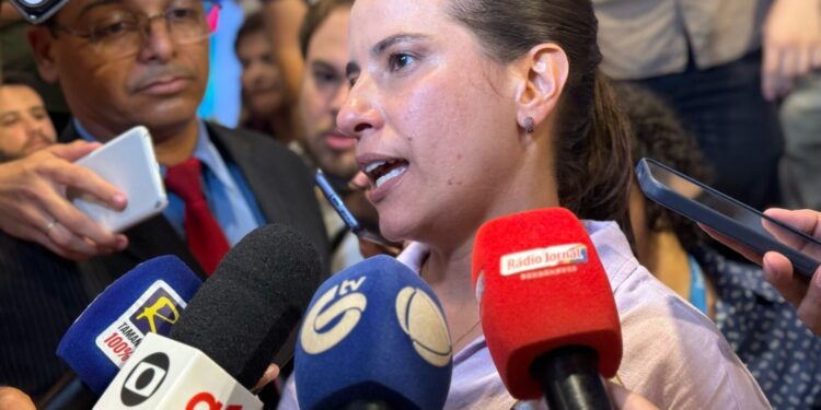 Raquel diz se sentir “em casa” no PSD e destaca relação próxima com Lula