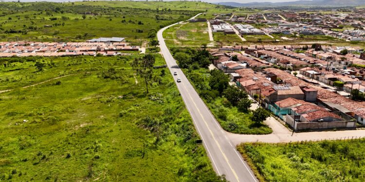 PE na Estrada: no Agreste, governadora Raquel Lyra entrega PE-95 totalmente restaurada