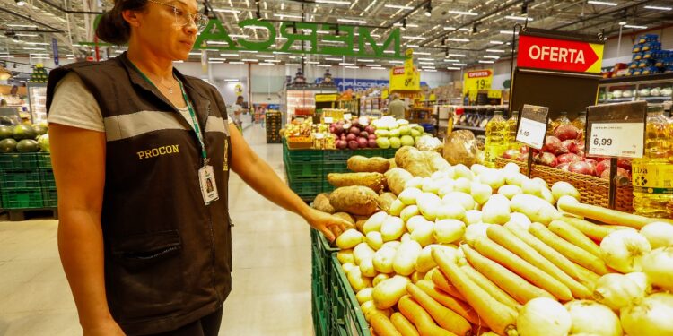 Preço médio da cesta básica teve aumento de mais de R$ 30 em Caruaru no mês de fevereiro