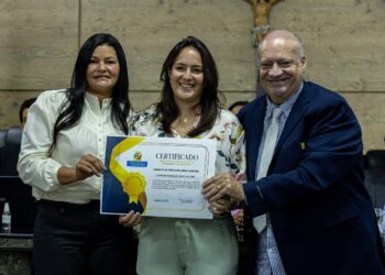 Câmara de Vereadores concede Voto de Aplausos ao trabalho desenvolvido pela Secretaria da Mulher em Caruaru