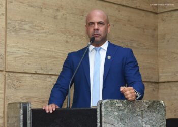 Anderson Correia apresenta anteprojeto de lei para que os serviços médico-veterinários públicos sejam contínuos em Caruaru