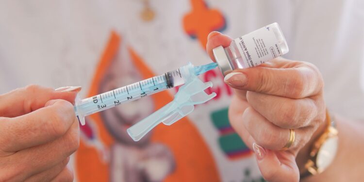 Prefeitura de Caruaru amplia vacinação contra HPV para adolescentes de 9 a 19 anos