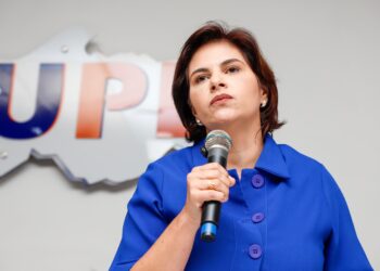 Na posse da nova diretoria da Amupe, governadora em exercício Priscila Krause ressalta força da parceria entre Estado e municípios